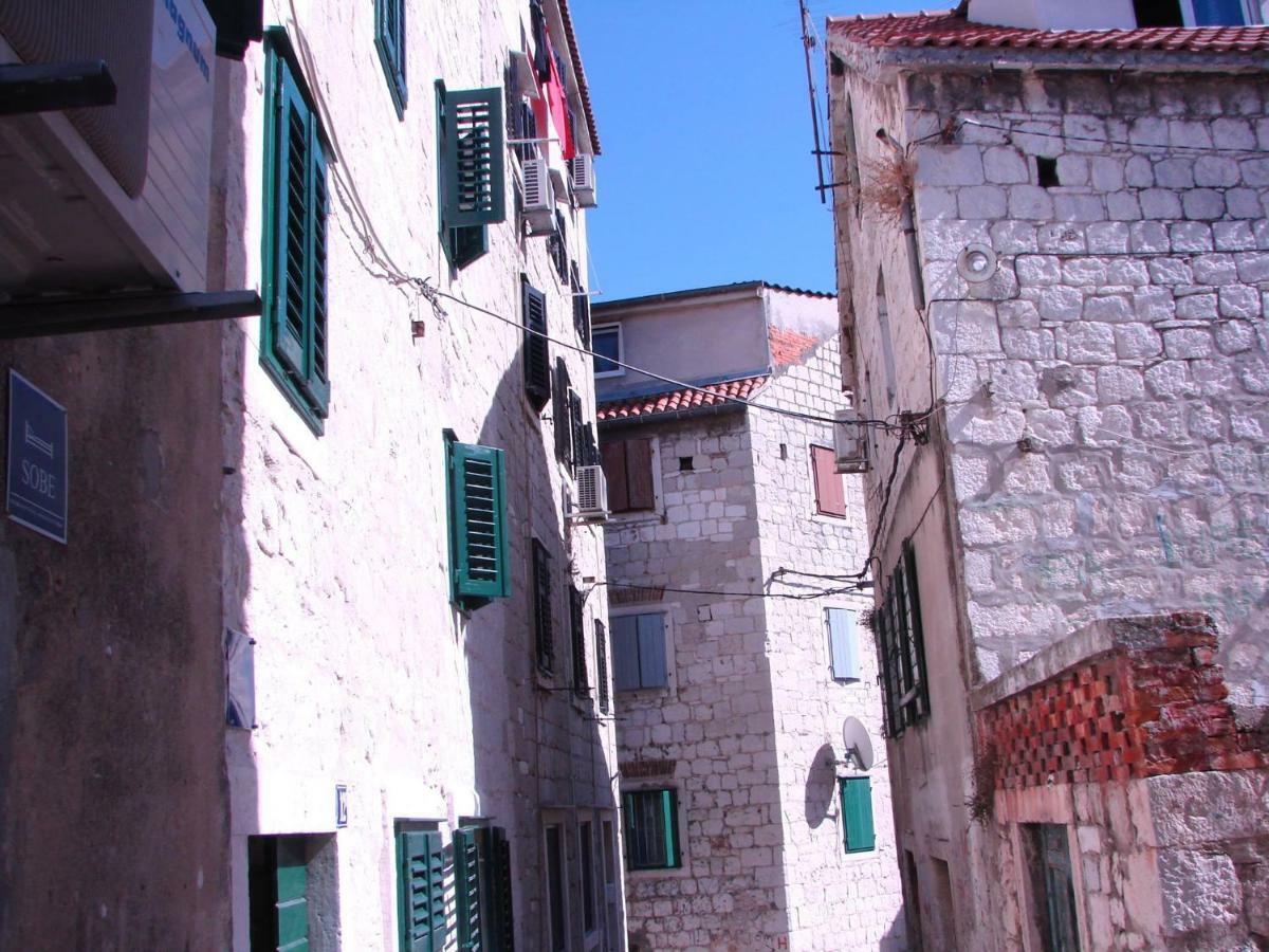 Cosy Accommodation In The Center Of Split Buitenkant foto